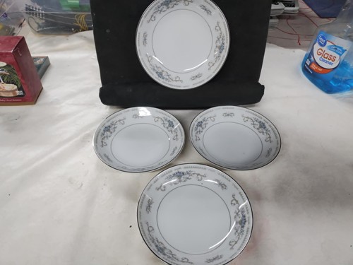 Lot fine porcelain - 4,